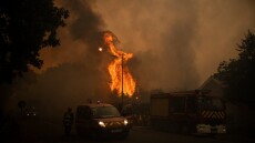 Πύρινος εφιάλτης στη Γαλλία: Εκκενώνονται επτά δήμοι καθώς η φωτιά πλησιάζει το Μπορντό