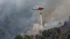 Νέο κύμα καύσωνα ενώ οι πυροσβέστες παλεύουν με τις φλόγες στην Ισπανία, έχουν καεί 750.000 στρέμματα