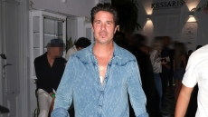 Ο Νίκος Οικονομόπουλος δώρισε 10.000 ευρώ για να καλύψει τα έξοδα εξειδικευμένου χειρουργείου ενός μικρού παιδιού