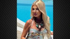 Ο χορός της Μαρίνας Σταυράκη σε beach bar της Μυκόνου και οι φωτογραφίες με μαγιό