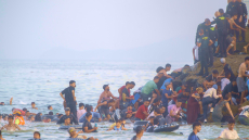 Πώς η Θέουτα έγινε ισπανική πόλη στην Αφρική, πάνω από 60.000 παράνομοι μετανάστες εισέβαλαν μέσα σε μια μέρα