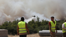 Διακοπή κυκλοφορίας στη Μάνδρα λόγω της πυρκαγιάς στη Δυτική Αττική, άνοιξε ο δρόμος προς Πόρτο Γερμενό
