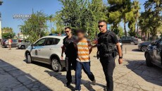 Προθεσμία για να απολογηθούν έλαβαν οι δύο Ινδοί που κατηγορούνται για τη δολοφονία του ψυχολόγου στο Ναύπλιο