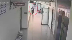 Σοκαριστικό βίντεο: Η στιγμή που ο 14χρονος ανοίγει πυρ και σκορπάει τον θάνατο σε σχολείο στη Ταϊλάνδη
