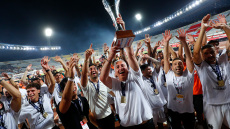 Φοβερός ΟΦΗ με ήρωα τον Ανδρούτσο κέρδισε 5-4 (2-2) στα πέναλτι την ΑΕΚ και κατέκτησε το Super Cup, δείτε τα γκολ 