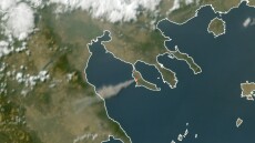 Στη Λάρισα έφτασαν οι καπνοί από τη φωτιά στην Χαλκιδική, δείτε δορυφορικές εικόνες
