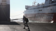Απαγορευτικό μέχρι το μεσημέρι από Λαύριο και Ραφήνα λόγω των ανέμων, τροποποιήσεις και ακυρώσεις δρομολογίων από Πειραιά