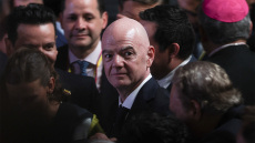 Νέα μέτωπα για τον Ινφαντίνο: Αμφισβητούν τη νέα υποψηφιότητά του, απολύθηκε κορυφαίο στέλεχος της FIFA 