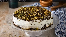 Αγαπάτε κι εσείς το φιστίκι Αιγίνης; 10 γλυκά που πρέπει να δοκιμάσετε