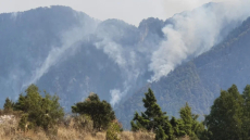 Κόνιτσα: Για 10η ημέρα συνεχίζεται η μάχη με τις φλόγες στην Τραπεζίτσα, περιορίστηκαν οι εστίες αλλά παραμένει ο κίνδυνος αναζωπυρώσεων