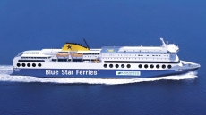 Επέστρεψε στη Σύρο το Blue Star 2, πρόβλημα υγείας εν πλω για 49χρονο μέλος του πληρώματος