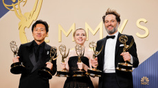 Emmy 2026: Το «Widow’s Bay» σάρωσε με 14 βραβεία – Το «The Pitt» η καλύτερη δραματική σειρά με ρεκόρ υποψηφιοτήτων 