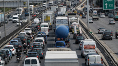 Τροχαίο με τρία οχήματα στον Κηφισό στο ύψος της λεωφόρου Κωνσταντινουπόλεως, στο «κόκκινο» η κίνηση προς Πειραιά
