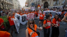 Χιλιάδες διαδηλωτές στους δρόμους της Μαδρίτης ζητούν μέτρα μετά την έξωση της 87χρονης ΑμεΑ Μαρικάρμεν
