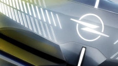 H Opel φουντώνει το μυστήριο γύρω από το STX Concept