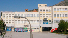 Χωρίς αλεξικέραυνο και απινιδωτή το σχολείο στην Ηλιούπολη που υπέστη ανακοπή η 50χρονη διευθύντρια, τι απαντά ο δήμαρχος