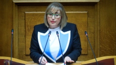 Η Αραμπατζή απαντά για δημοσιεύματα σχετικά με το ιατρείο της: Ελέγχομαι για μια πινακίδα