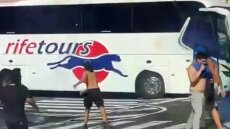 Πέτρες, μαχαίρια και κουκουλοφόροι οδήγησαν σε ματαίωση αγώνα του Copa del Rey, βίντεο