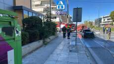 Φωτιά σε όχημα στη λεωφόρο Μεσογείων, προβλήματα στο ρεύμα προς Σταυρό στην Αγία Παρασκευή
