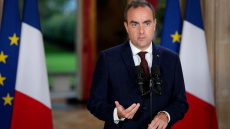 Λεκορνί για τα επεισόδια στη Γαλλία: Δεν θα μας εκφοβίσουν, κανείς δεν θα επιβάλει την πολιτική του ατζέντα με τη βία