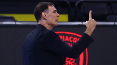 Έγραψε ιστορία ο Γιώργος Μπαρτζώκας: Έφτασε στις 300 νίκες στη Stoiximan GBL