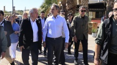 Μητσοτάκης: Στήριξη των νοικοκυριών χωρίς δημοσιονομικές υπερβάσεις - Δεν σηκώνει το γάντι του Σαμαρά το Μαξίμου
