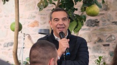 Σύγκρουση μετά το «άντε και στα δικά μας» για Γαλλία: Η κάλυψη Τσίπρα σε Λαμπρινίδη, οι εισηγήσεις για αριστερή στροφή και η αντίδραση της κυβέρνησης