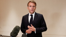 Αιχμές Μακρόν για Τραμπ και Νετανιάχου: Απαράδεκτα και ανόητα τα σχόλια ηγετών για τα επεισόδια στη Γαλλία