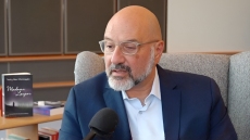 Σάκης Αρναούτογλου: Η μητέρα μου είχε Αλτσχάιμερ και έφτασε 24 κιλά, είναι σοκαριστικό γιατί δεν μπορούσες να την αναγνωρίσεις