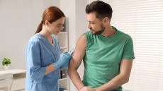 Μελάνωμα: Εξατομικευμένο εμβόλιο mRNA μειώνει κατά 42% τον κίνδυνο υποτροπής – Η περίπτωση της Μπεθ
