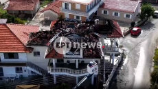 Κεραυνός χτύπησε σπίτι στην Πρέβεζα και προκάλεσε πυρκαγιά που κατέστρεψε τη σοφίτα, βίντεο