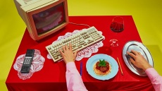 Μήπως τελικά δεν αγαπάμε το φαγητό για τη γεύση του;