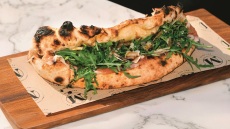 Πίτσα – σάντουιτς από την Μάγκυ Ταμπακάκη