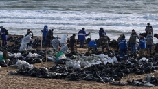 Περιβαλλοντική καταστροφή στη Μαύρη Θάλασσα - Έχουν διαρρεύσει 2.400 τόνοι πετρελαιοειδών