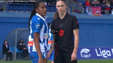 Ποδόσφαιρο γυναικών: Απαράδεκτη χειρονομία στο ντέρμπι Εσπανιόλ-Μπαρτσελόνα και πόλεμος ανακοινώσεων - Δείτε βίντεο