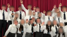 Κύπρος: Σάλος από φωτογραφία μαθητών που κάνουν ναζιστικό χαιρετισμό