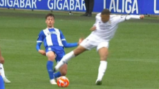 «Εγκληματική» ενέργεια του Εμπαπέ - Πήγε να κόψει την μπάλα στον Μπλάνκο της Αλαβές και πήρε κόκκινη κάρτα μέσω VAR - Βίντεο