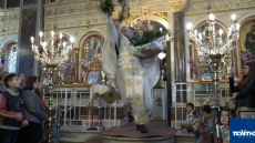 Πάσχα: Έγινε η πρώτη Ανάσταση με τον «ιπτάμενο» ιερέα στη Χίο, δείτε βίντεο