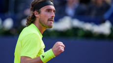 Με φοβερή ανατροπή στον 3o γύρο του Madrid Open ο Τσιτσιπάς, 2-1 τον Στρουφ - Βίντεο