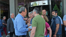 Διαμαρτυρία απλήρωτων εργαζόμενων της «Αυγής» και του «Κόκκινου» στη συνεδρίαση της Κεντρικής Επιτροπής Επανεκκίνησης του ΣΥΡΙΖΑ