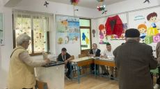 Εκλογές στην Αλβανία: Χαμηλή η συμμετοχή - Πλήθος καταγγελιών για εκλογικές παρατυπίες