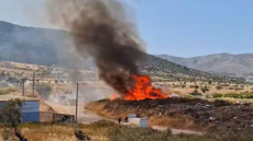 Φωτιά τώρα στο Μαρκόπουλο κοντά στον Ιππόδρομο, καίγονται σκουπίδια και λάστιχα - Μήνυμα 112 για τους καπνούς