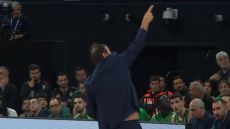 Εργκίν Αταμάν: Αποθεώθηκε από τους οπαδούς της Εφές λίγες εβδομάδες μετά το κράξιμο στο Game 4 με ΠΑΟ- Βίντεο 