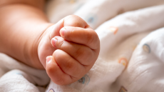 Στις 17 εβδομάδες η γονική άδεια στην Ισπανία – Η πλέον γενναιόδωρη για τους άντρες στην ΕΕ
