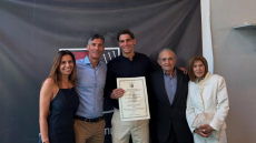 Τζολάκης: «Σκοπός του πτυχίου δεν είναι να εργαστώ σε γραφείο στα 35 αλλά να είμαι αφεντικό της δουλειάς μου» - Βίντεο 