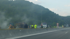 Ιωάννινα: Φωτιά σε νταλίκα τα ξημερώματα στην Εγνατία - Μετέφερε ρούχα γνωστής αλυσίδας