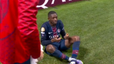 Συγκλόνισε ο Ντεμπελέ - Σκόραρε κόντρα στην Μπάγερν Μονάχου και έκανε τον πανηγυρισμό σήμα κατατεθέν του Ζότα - Βίντεο 