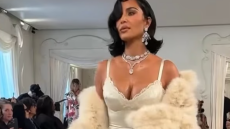 Κιμ Καρντάσιαν: Δεν πέτυχε η πασαρέλα της στο Παρίσι - «Είναι σαν μεθυσμένη» γράφουν για το βάδισμά της
