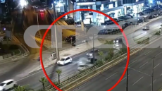 Τροχαίο στη Συγγρού: Η στιγμή της καραμπόλας των τριών οχημάτων - Ένας τραυματίας
