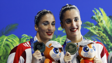 Καλλιτεχνική κολύμβηση: Χρυσό μετάλλιο με την Αυστρία στο Παγκόσμιο πρωτάθλημα οι αδελφές Αλεξανδρή - Βίντεο, φωτογραφίες